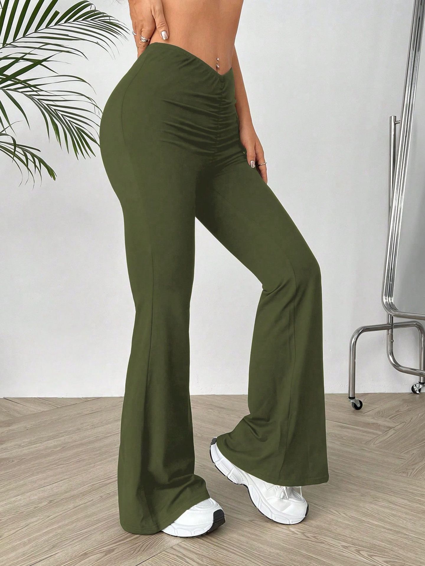 V-waist bootcut trousers – supplier lifestyle photo 7