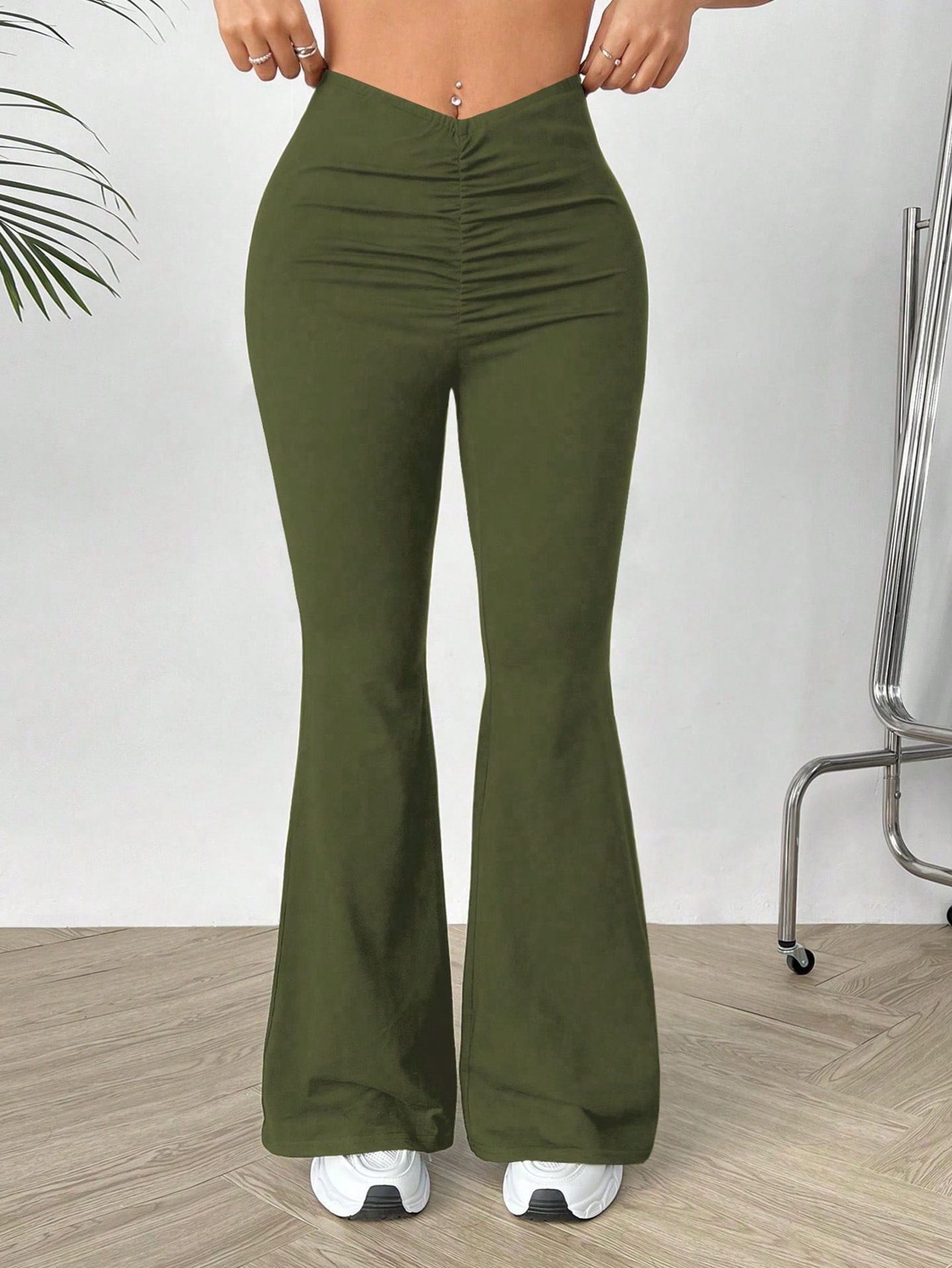 V-waist bootcut trousers – supplier lifestyle photo 9