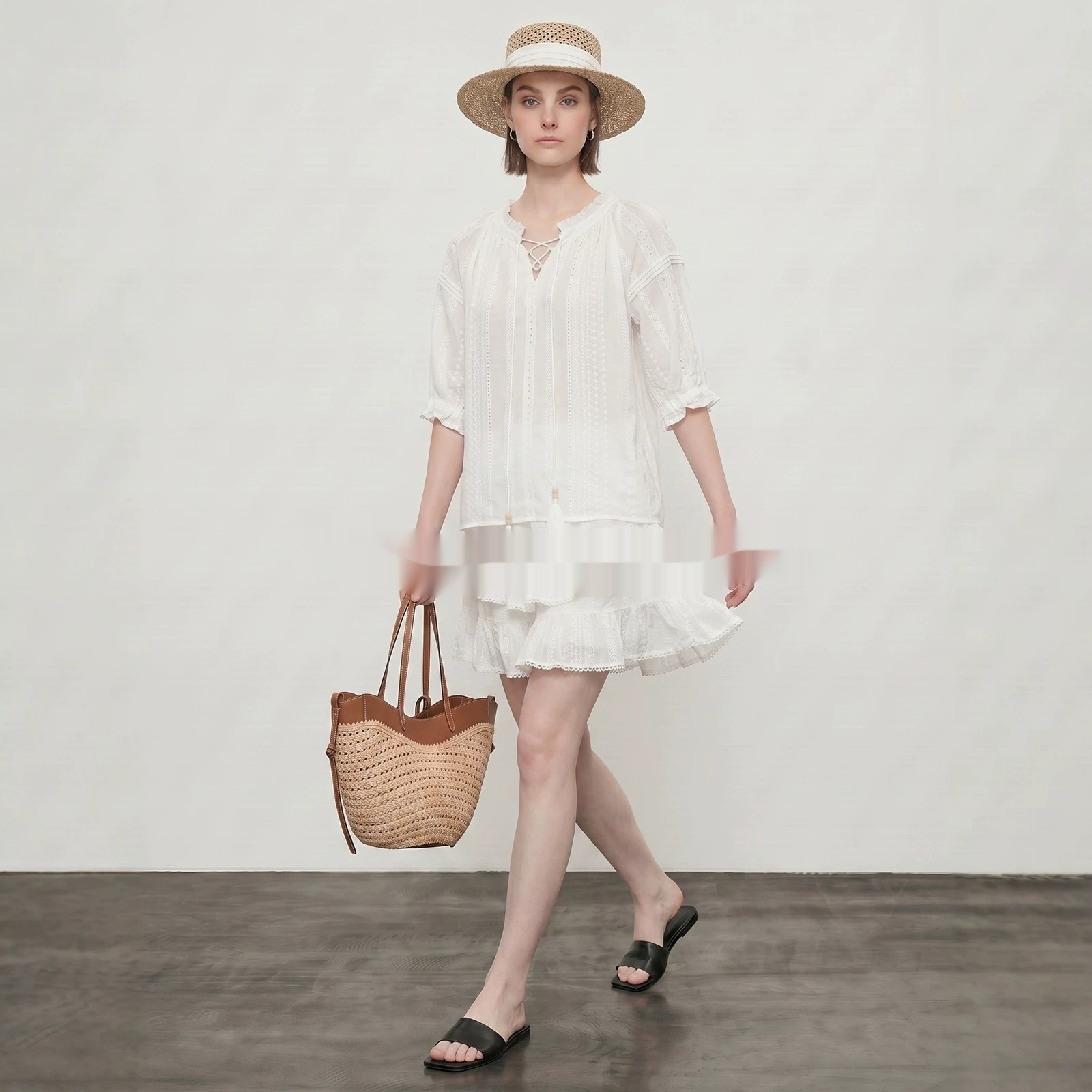 French-style Puff-sleeve Top Ruffled Shorts, A Relaxed Two-piece Set