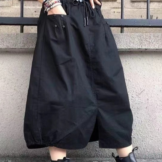 Plus-size Womens Figure-flattering Black Slit Skirt