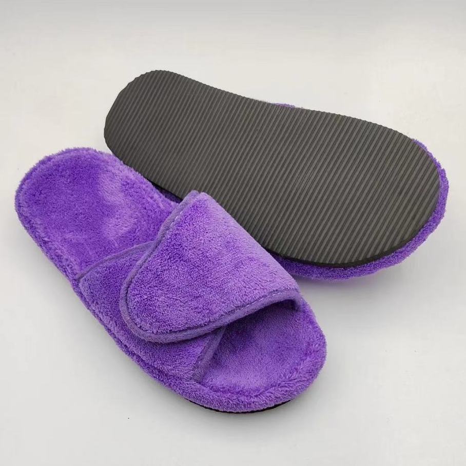 Lightweight And Non Slip Slippers For Couples At Home