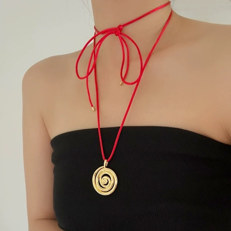 Womens Gold Conch Pendant Necklace
