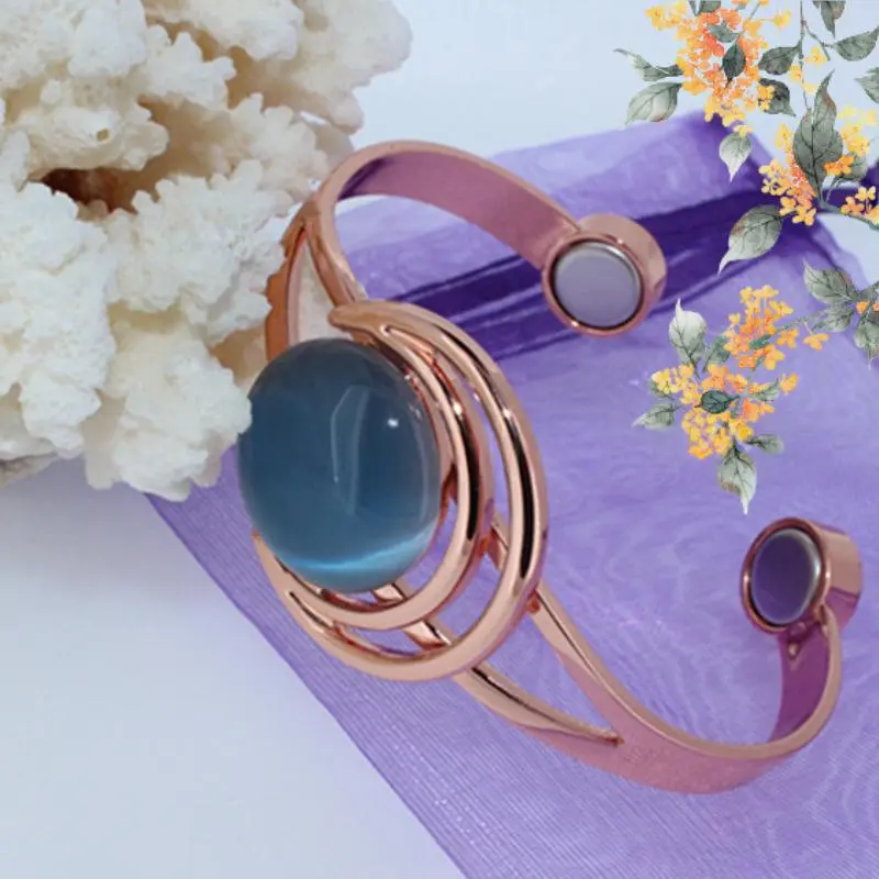 Retro-style Fashion Cat-eye Copper Bracelet