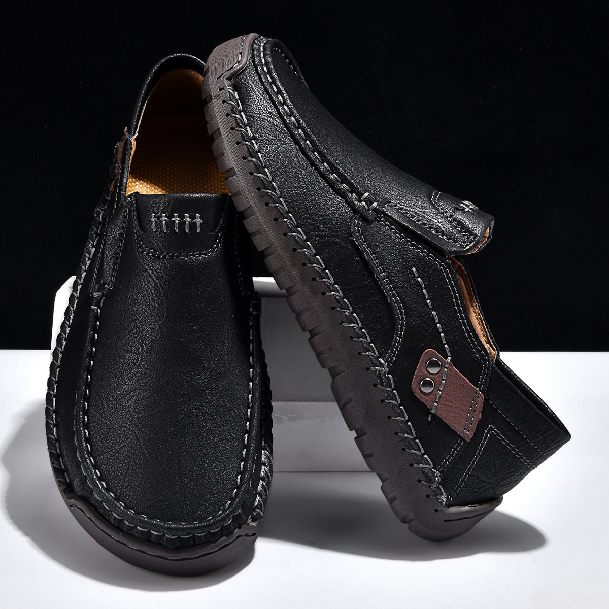 Large-size Wide-toe Mens Loafers Casual Style