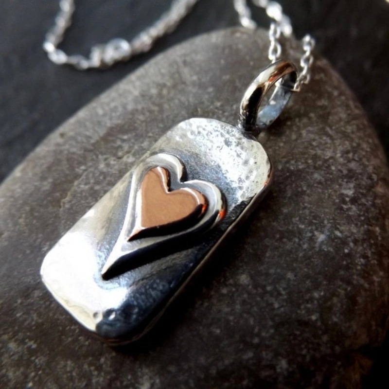 Vintage Heart-shaped Pendant Necklace For Women