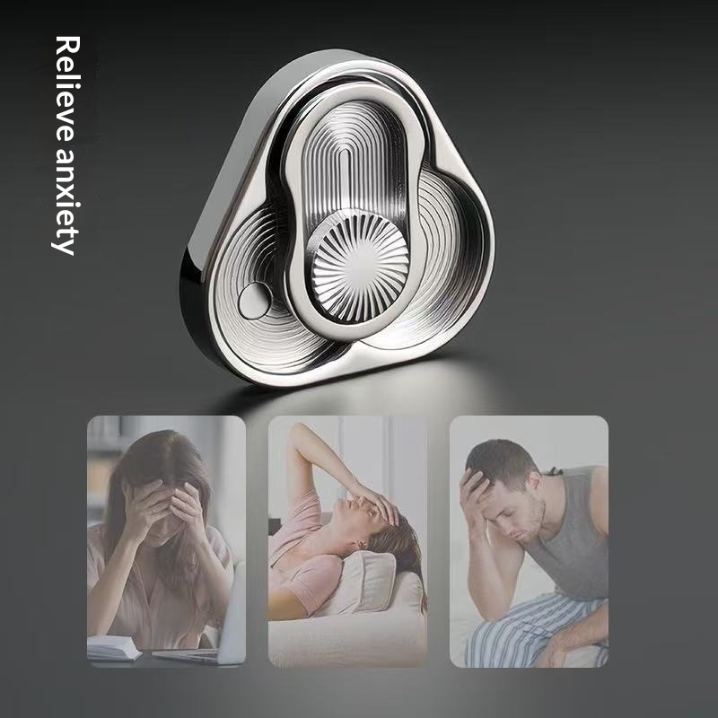 Triangular Rotating Card-pushing Stress-relief Hand Toy 3