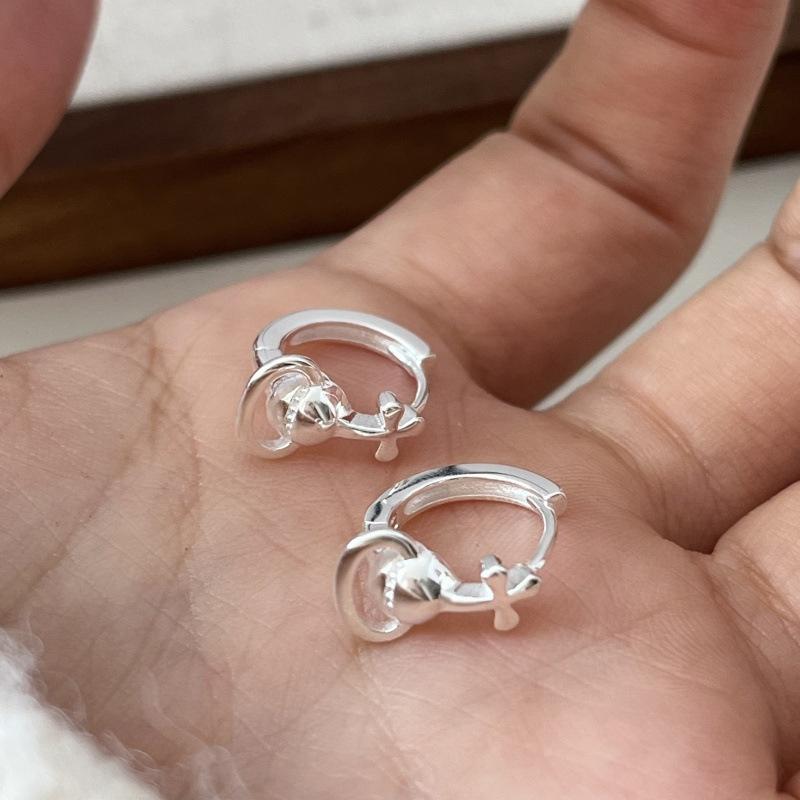 Simple Cross Vintage Three-Dimensional Ear Clips For Women