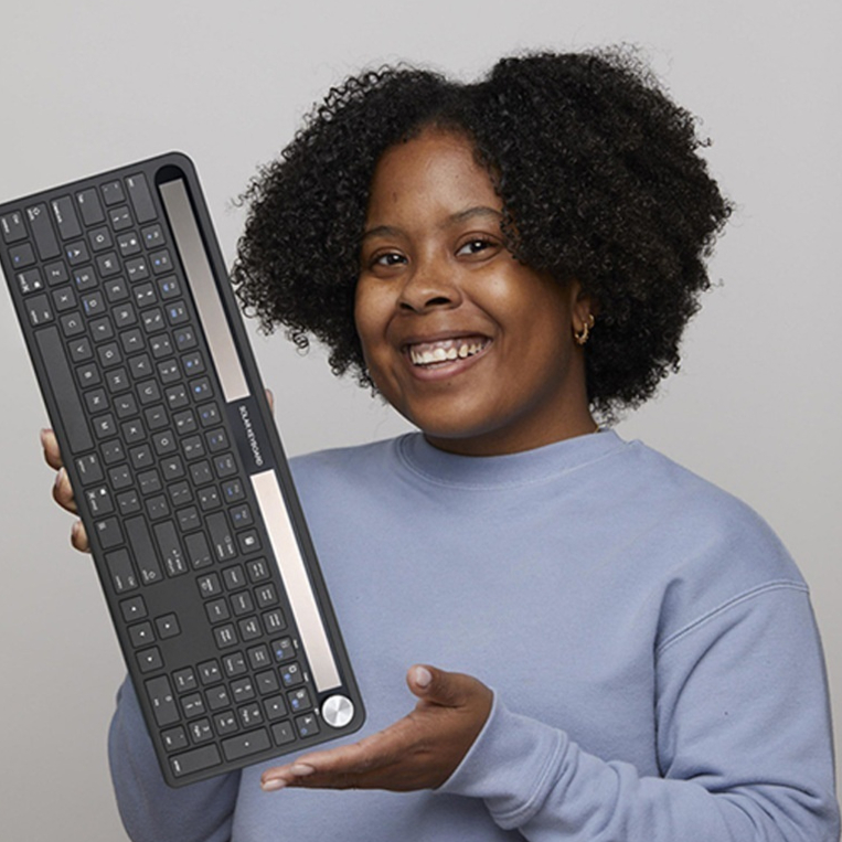 JOMAA Solar-powered Wireless Bluetooth Dual-mode Keyboard