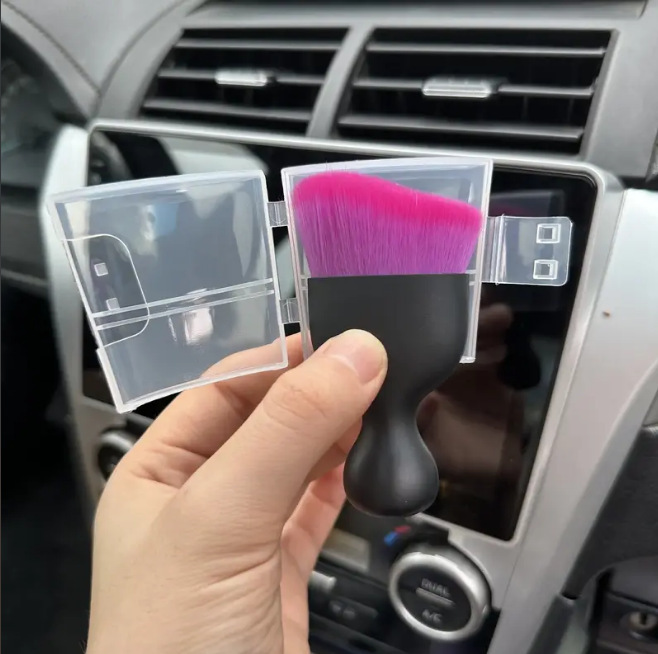 Brosse époussetage aérateurs voiture à poils doux 2