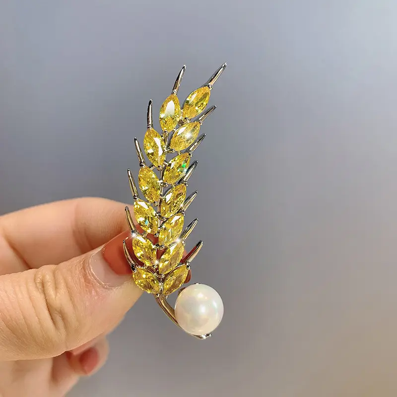 Wheat Ear Crystal Freshwater Pearl Brooch