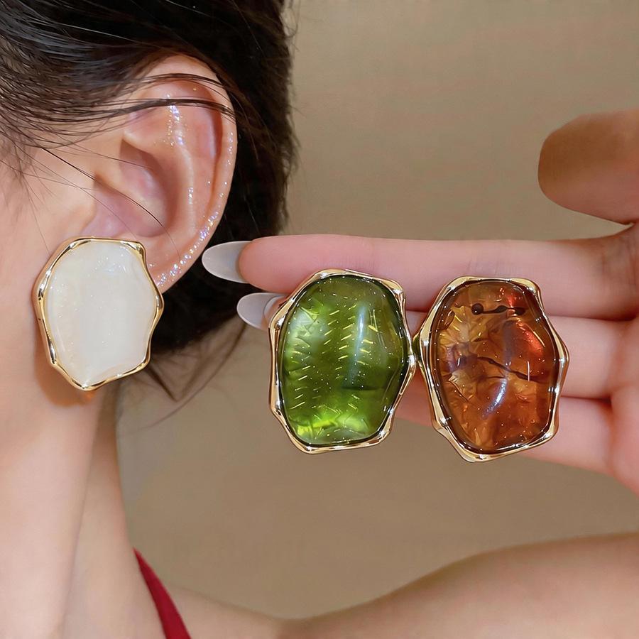 Silver Needle Pleated Resin Oval Minimalist Earrings