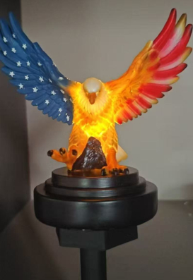 Solar American Flag Eagle Garden Resin Statue — foto 8