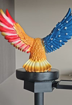 Solar American Flag Eagle Garden Resin Statue — foto 3