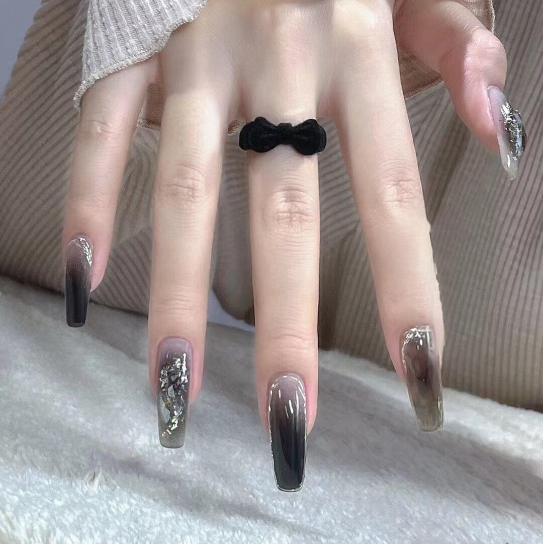 Handmade Press-on Nails That Brighten The Complexion With A Dark And Niche Aesthetic