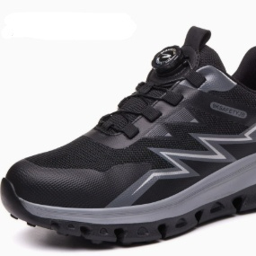 Safety Shoes Lightweight And Breathable With Reinforced Steel Toe For Protection Against Impacts And Punctures