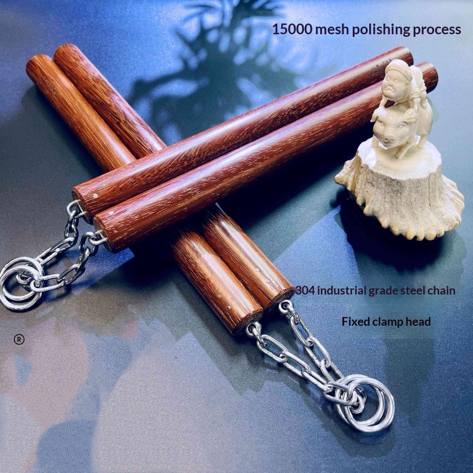 Modèle de jouet nunchaku avec ornements de poignée en laiton