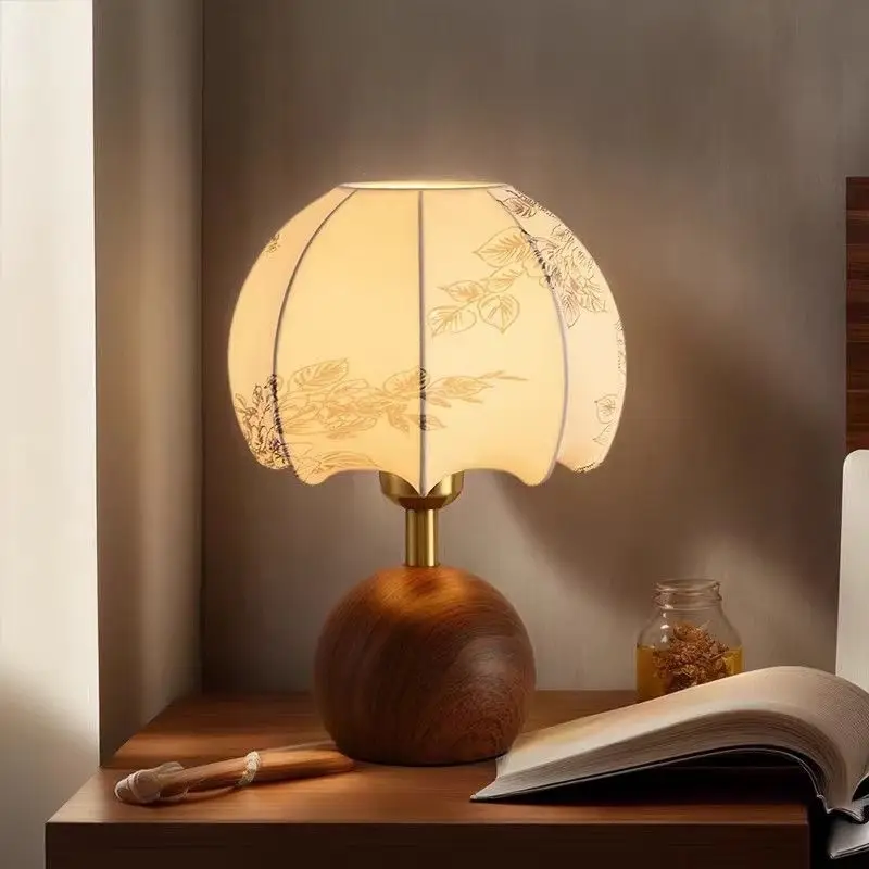 Literary Floral Pattern Chinese-style Vintage Table Lamp
