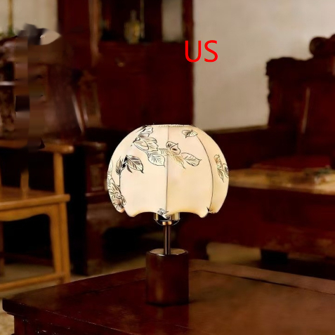 Vintage Floral Table Lamp, picture 3 of 4