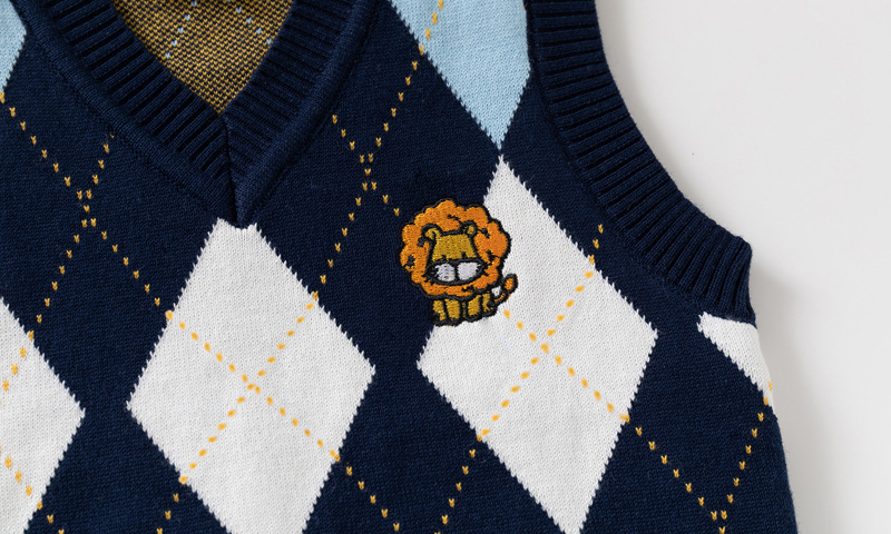 Boys Fashionable Lion-Embroidered Knitted Vest — foto 2