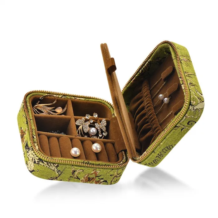Travel Jewelry Organizer Case, Small Jewelry Box for Rings, Earrings and Necklaces - detail photo 5
