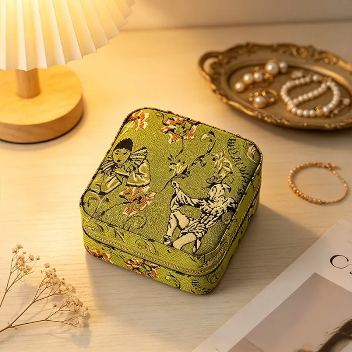 Travel Jewelry Organizer Case, Small Jewelry Box for Rings, Earrings and Necklaces - detail photo 6