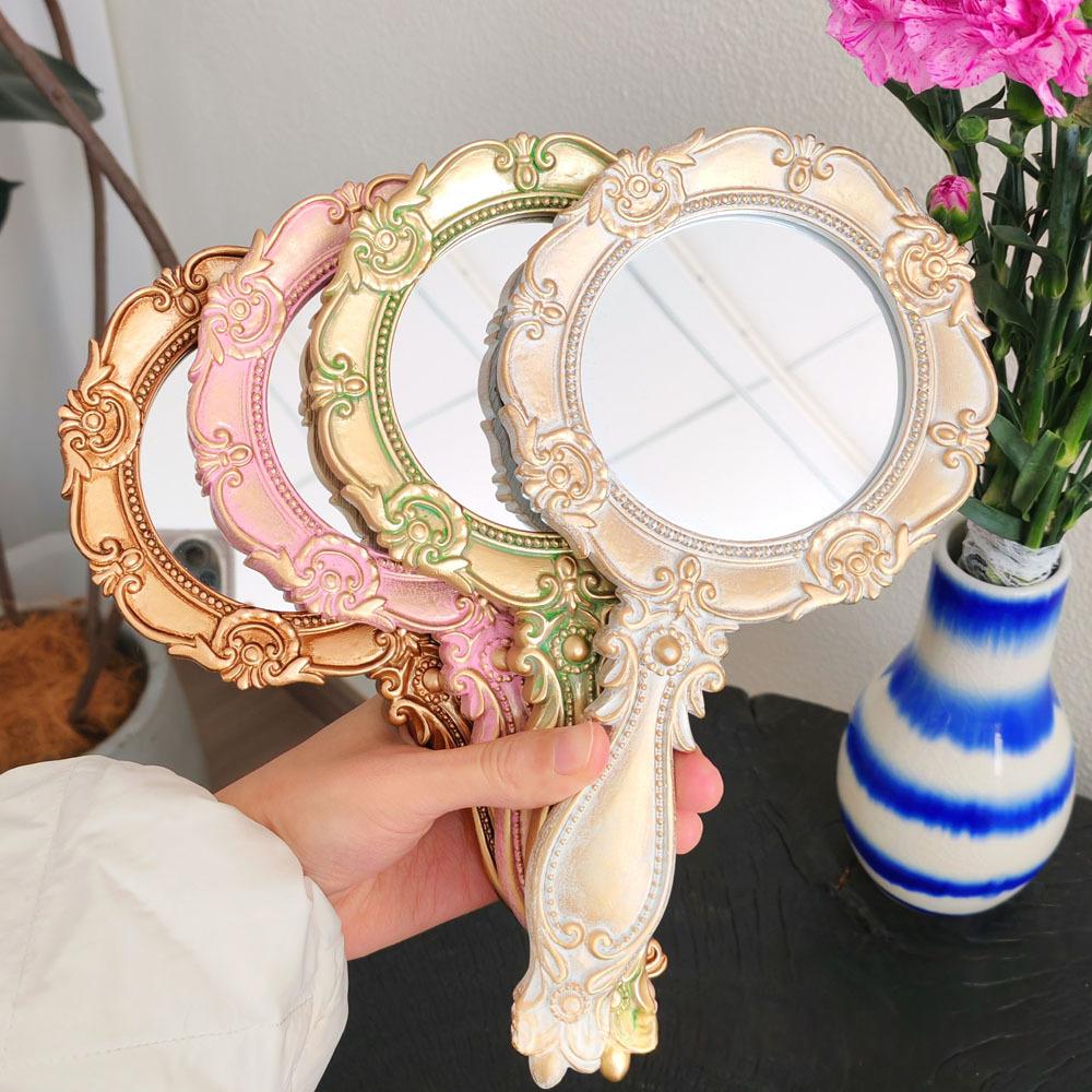 Retro Resin Cosmetic Handle Mirror