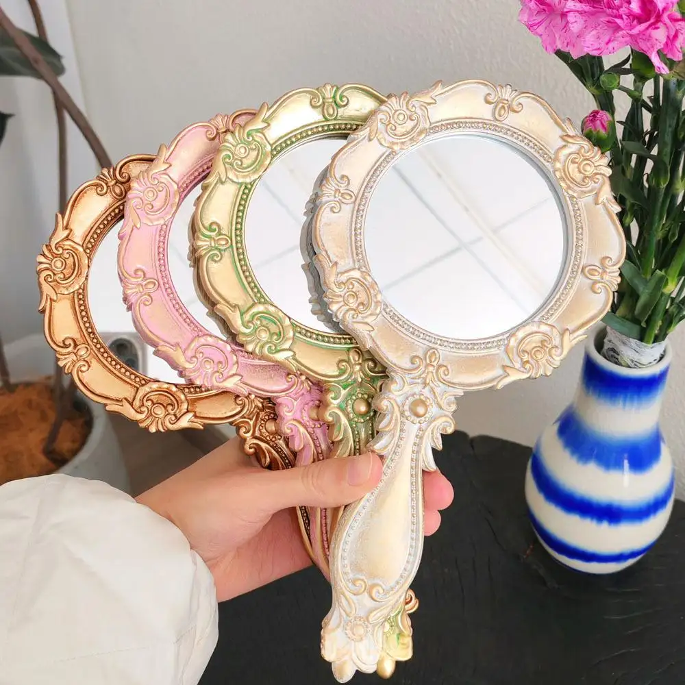 Retro Resin Cosmetic Handle Mirror