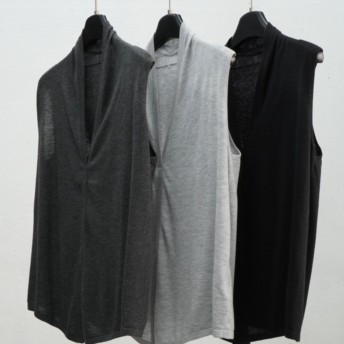 Sleeveless Vintage Deep V-neck Top For Women