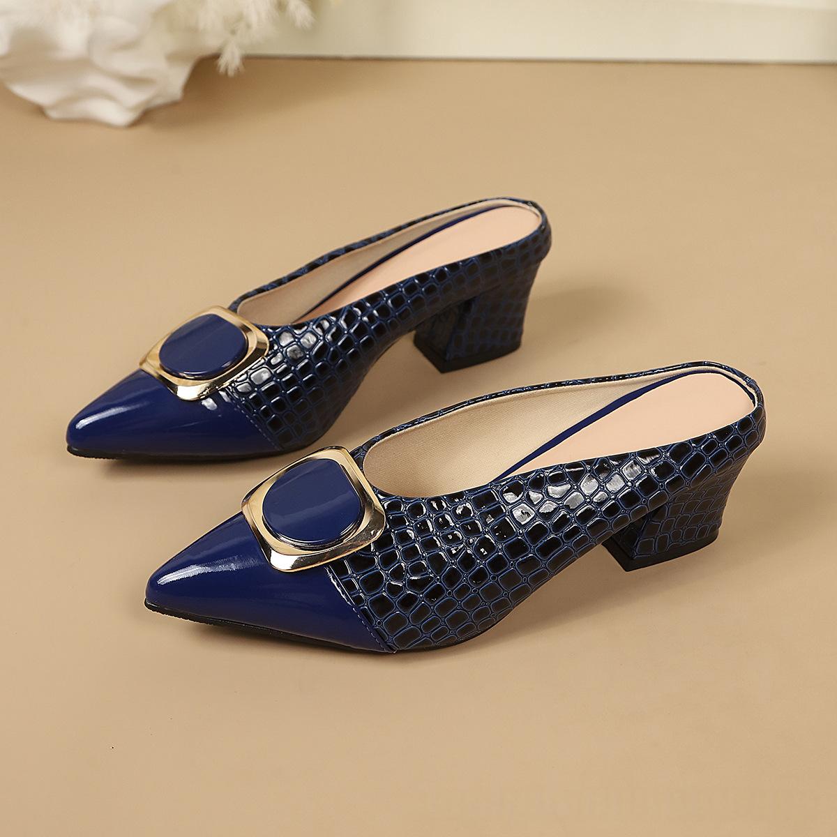 Pointed-toe Low-cut Womens Shoes In Shiny Leather With A Chunky Heel And A Metallic Buckle