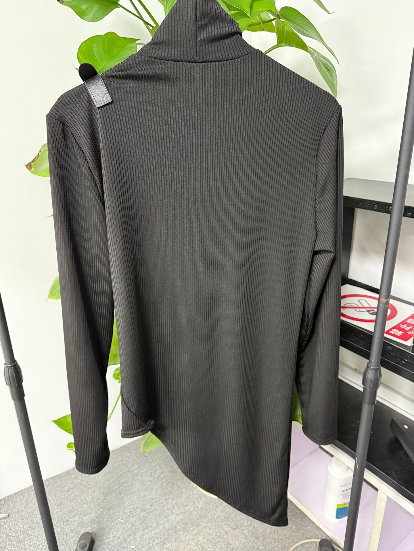 Camiseta Masculina Esportiva de Manga Longa com Gola Alta