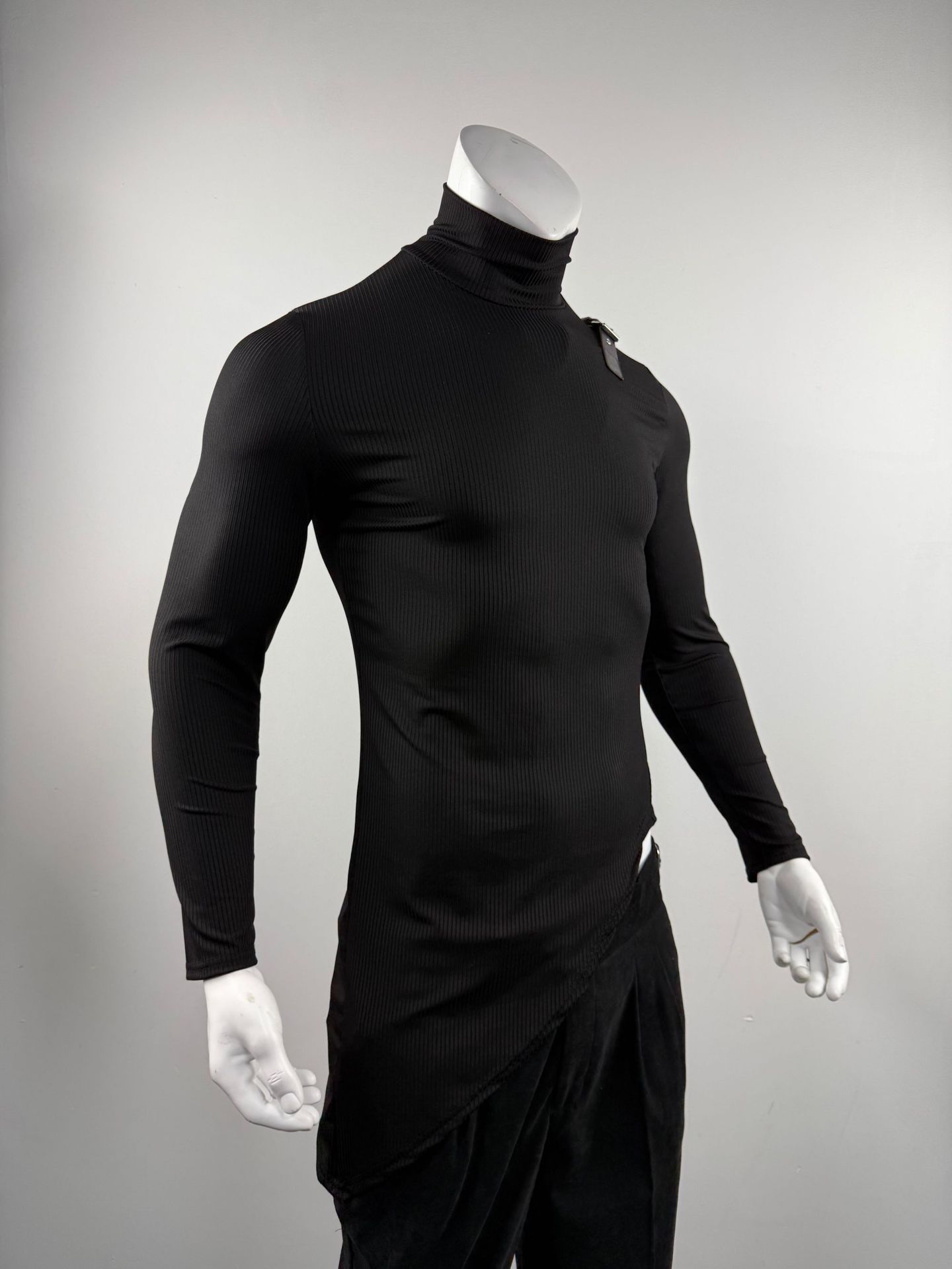 Camiseta Masculina Esportiva de Manga Longa com Gola Alta