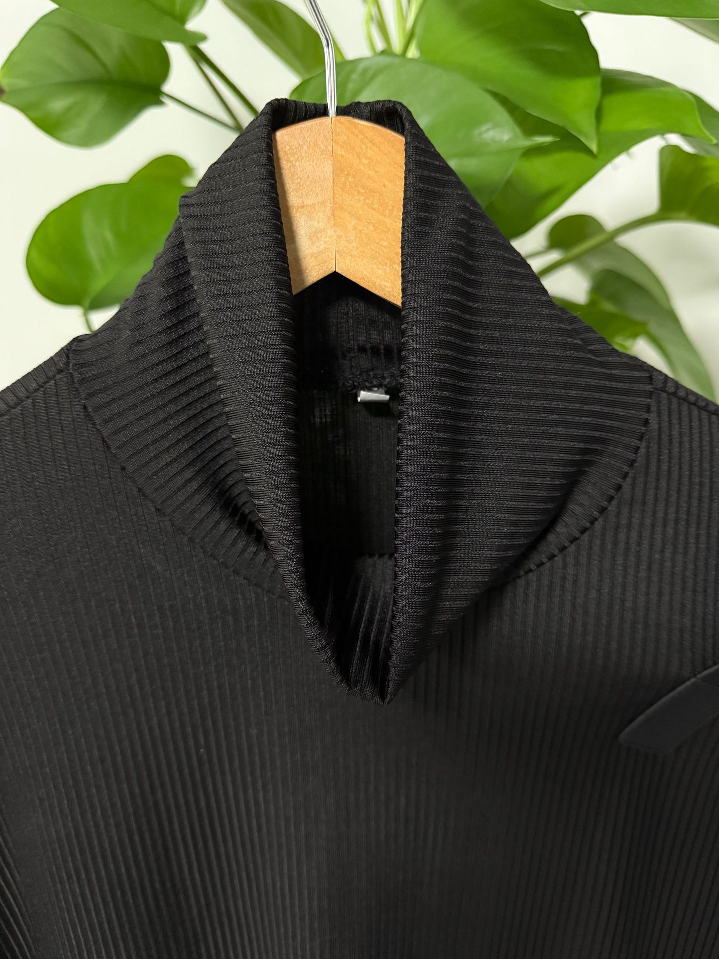 Camiseta Masculina Esportiva de Manga Longa com Gola Alta