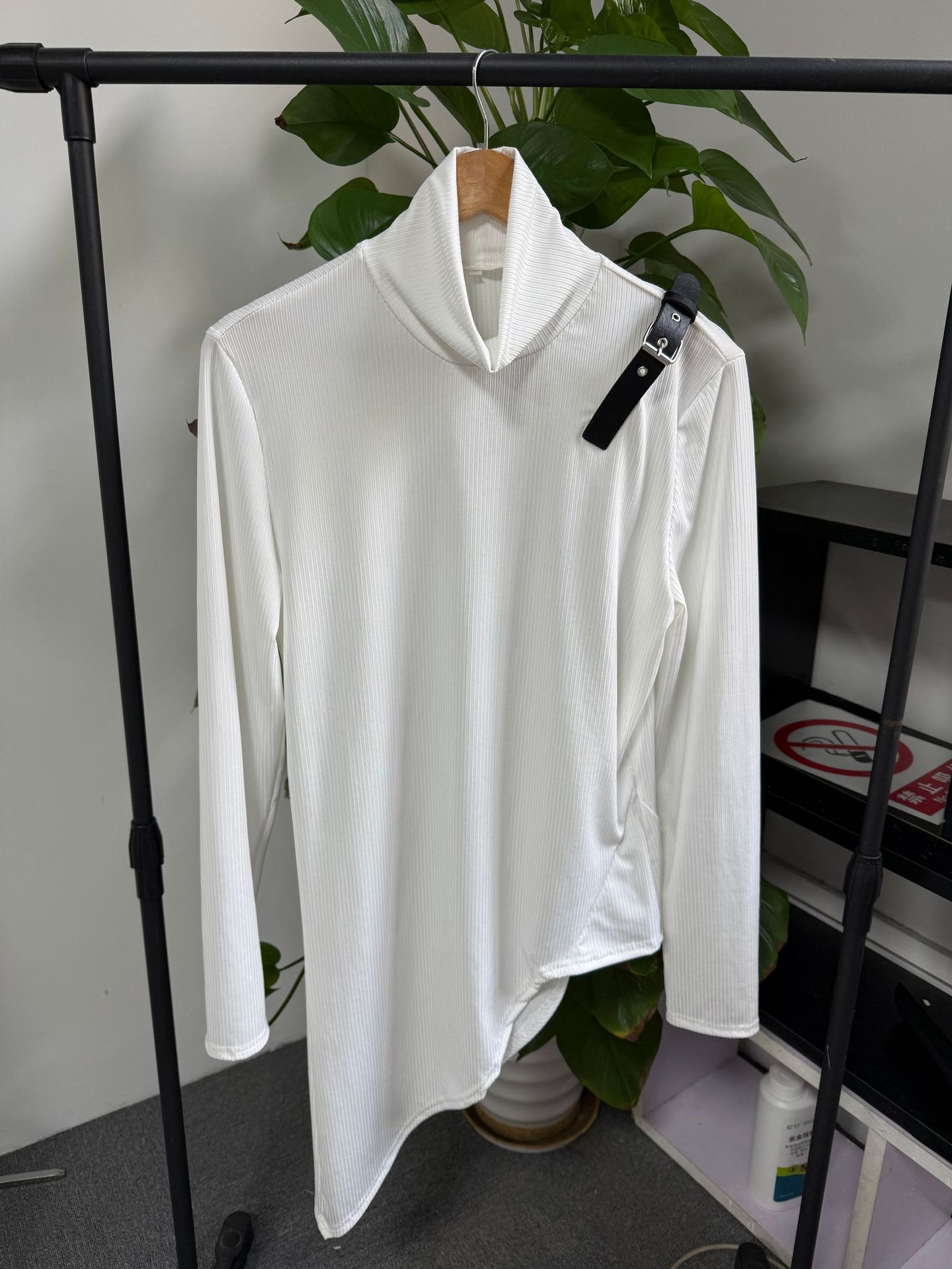 Camiseta Masculina Esportiva de Manga Longa com Gola Alta