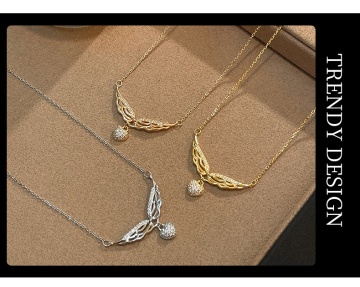 Silver Light-Luxury Angel Wings Necklace Under The Banyan Tree