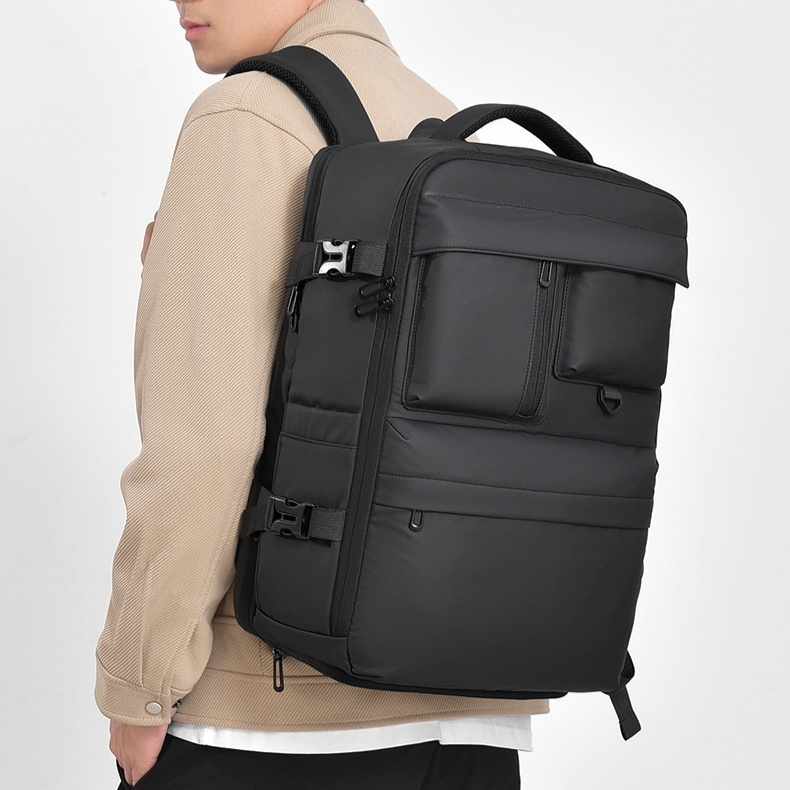 Men's Lightweight Expandable Backpack