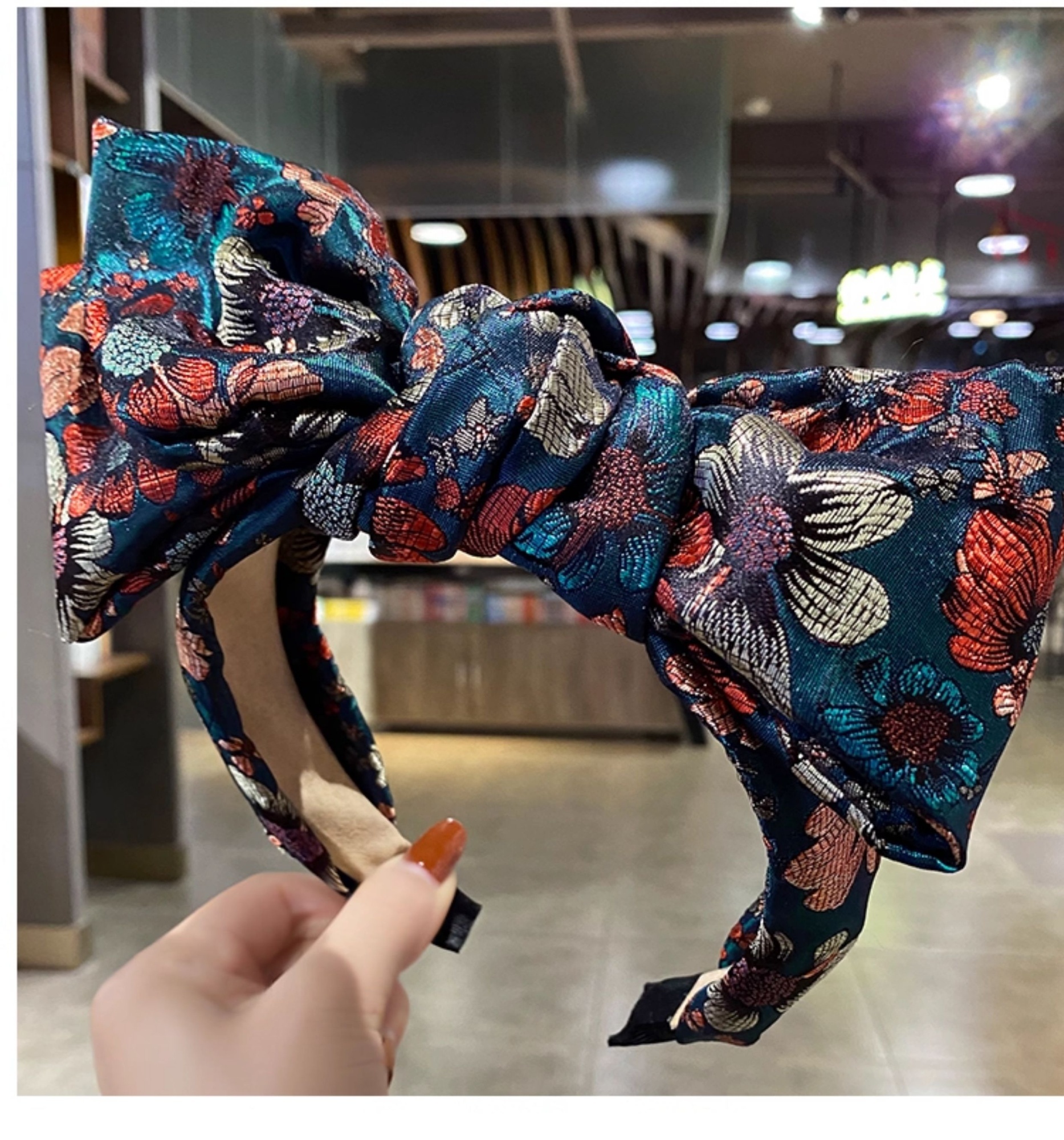 Retro Court-style Jacquard-embroidered Hair Accessory With A Bow Headband 4