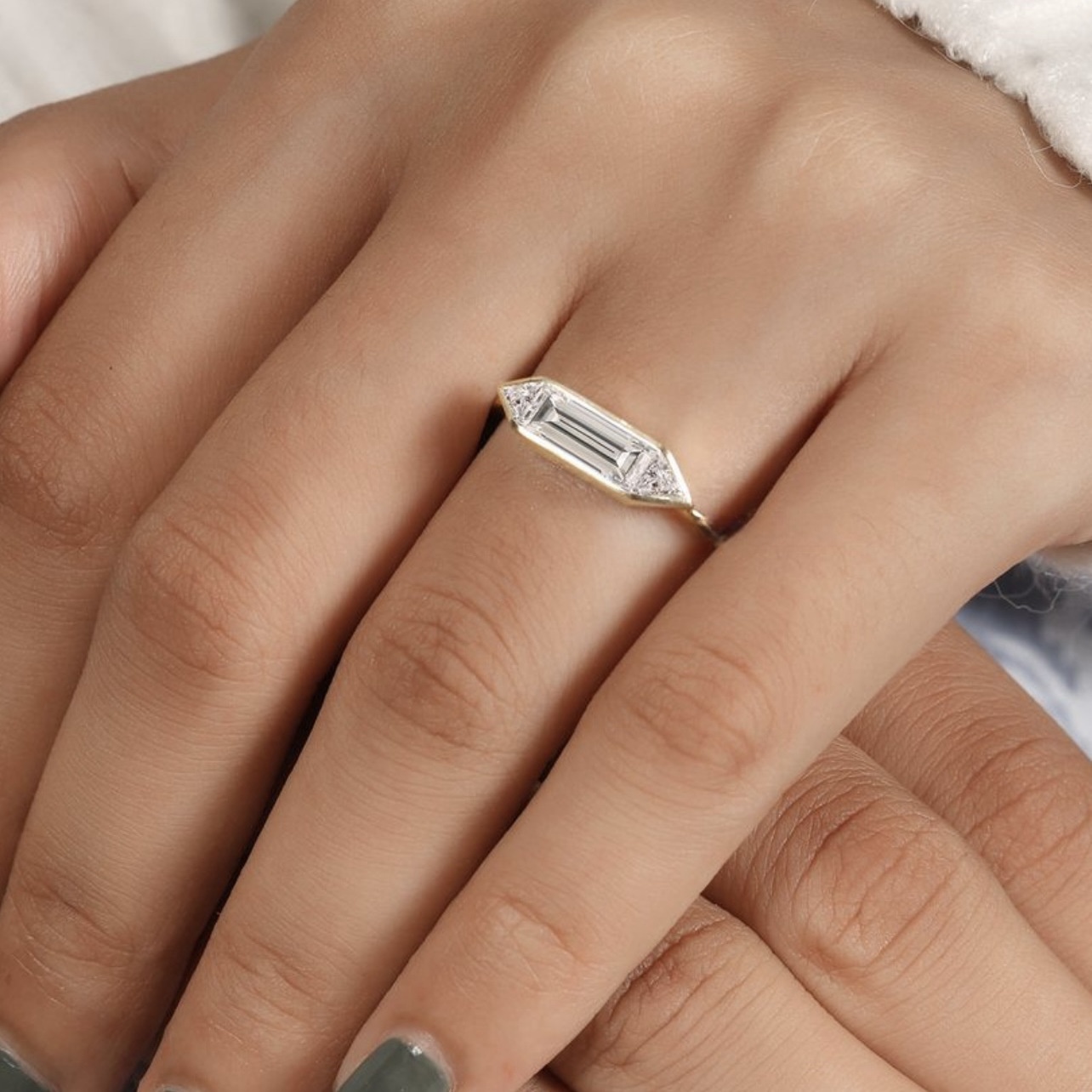 S925 Silver Geometric Moissanite Ring Minimalist And Subtly Luxurious