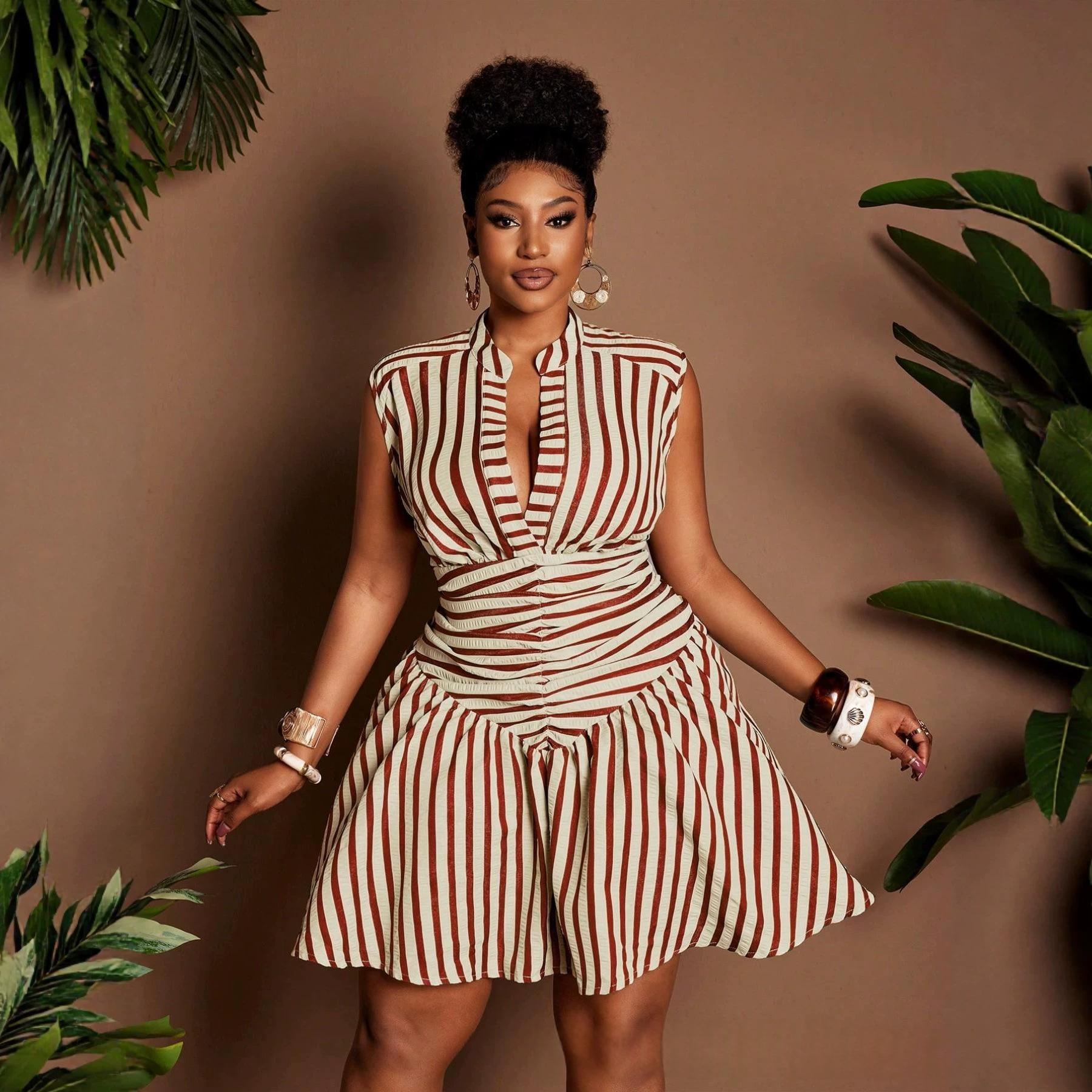 Plus-size Womens Striped Sleeveless Waist-cinching Pleated Dress
