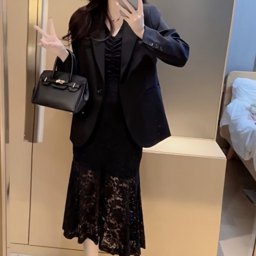 Lace V-neck Black Feminine Dress