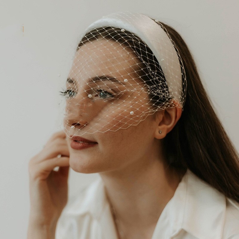 European And American Retro Round Pearl Veil Hairband