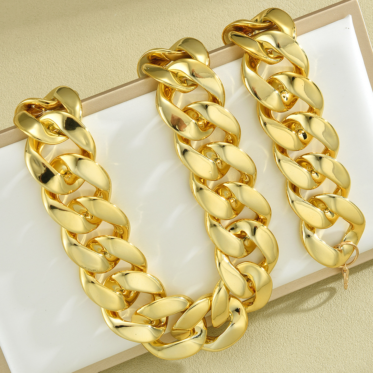 Women Chunky Link Jewellery Set