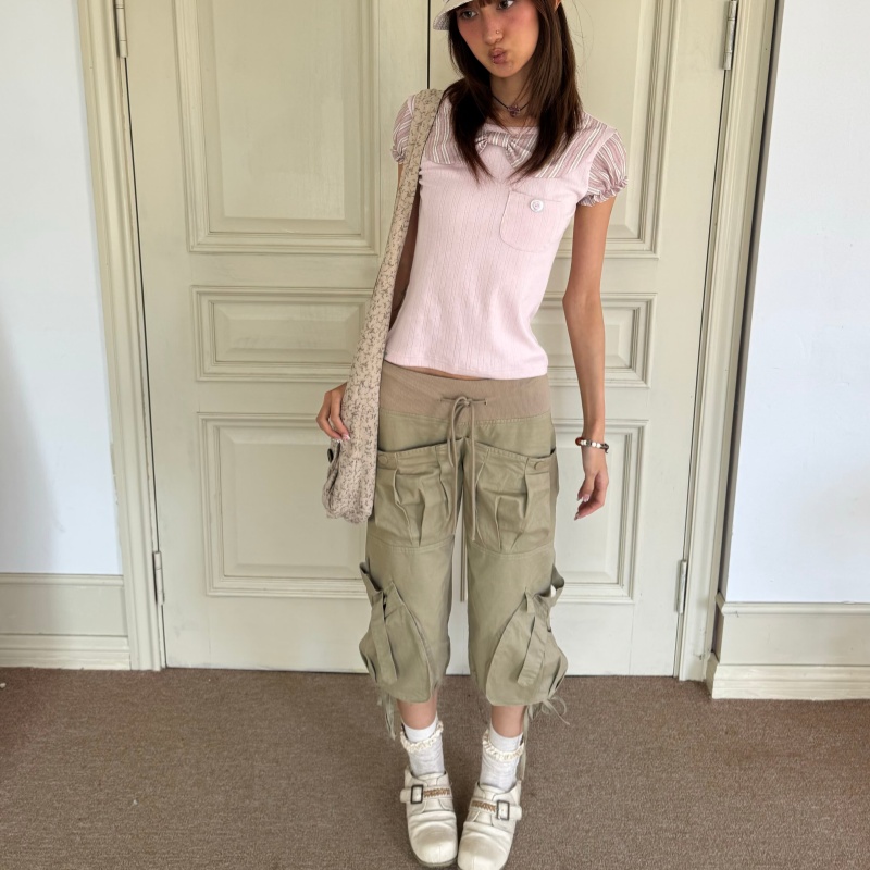 Versatile Relaxed-fit Low-rise Cargo Pants With A Drawstring Three-quarter Length