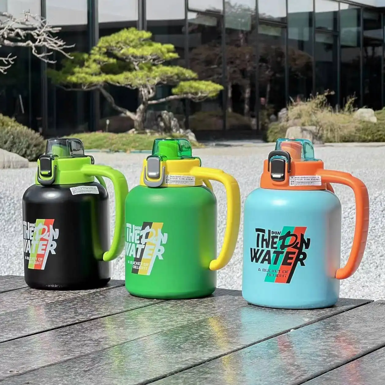 Outdoor Portable Large-capacity Insulated Cupwater Bottle
