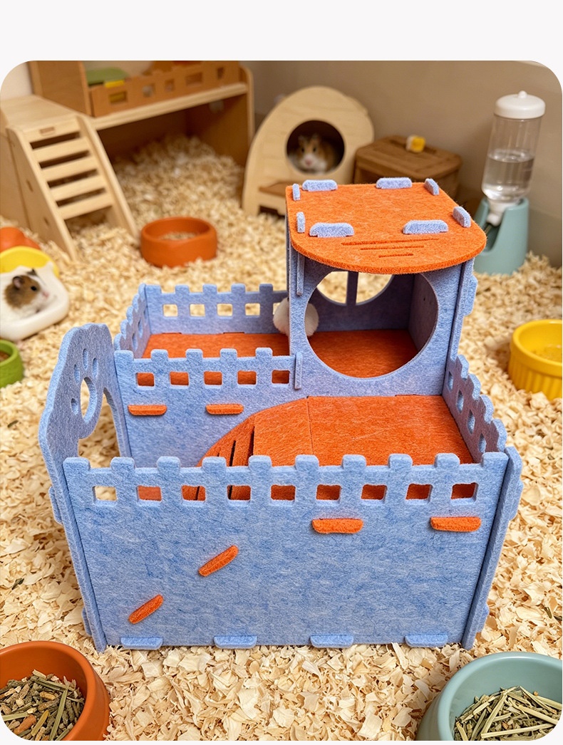 Felt Double-Layer Castle Hamster Hideout detail photo 9