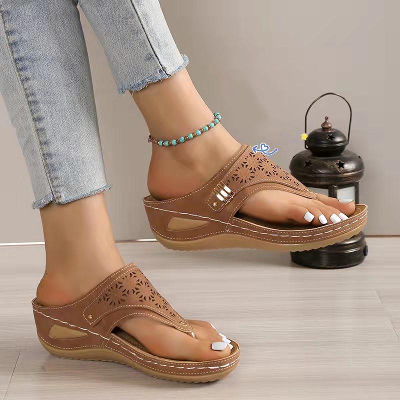 Wedge-heeled Retro Casual Hollow-out Beach Sandals