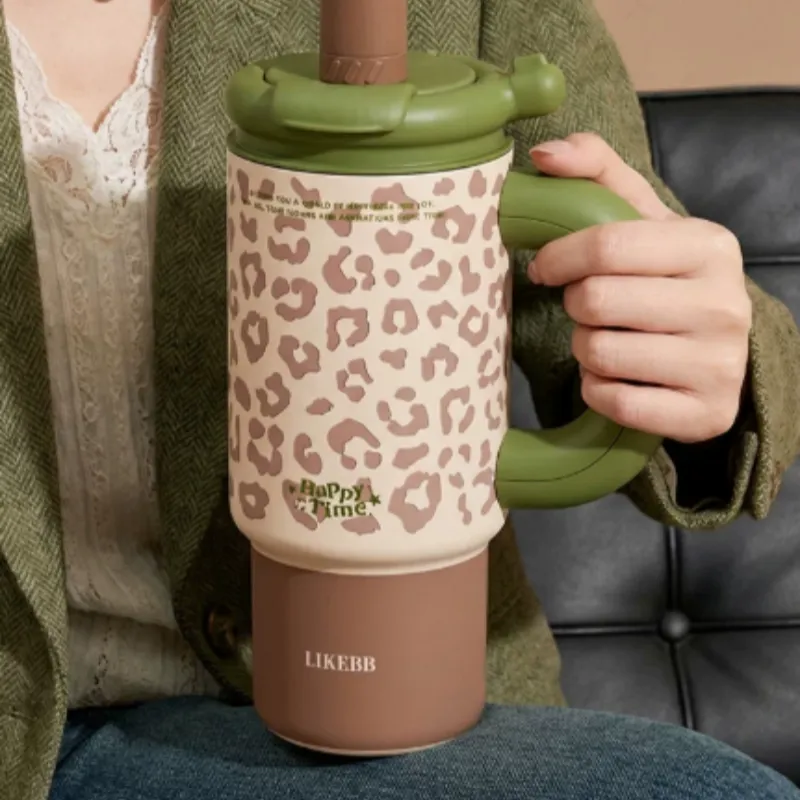 Large Capacity Straw Water Bottle