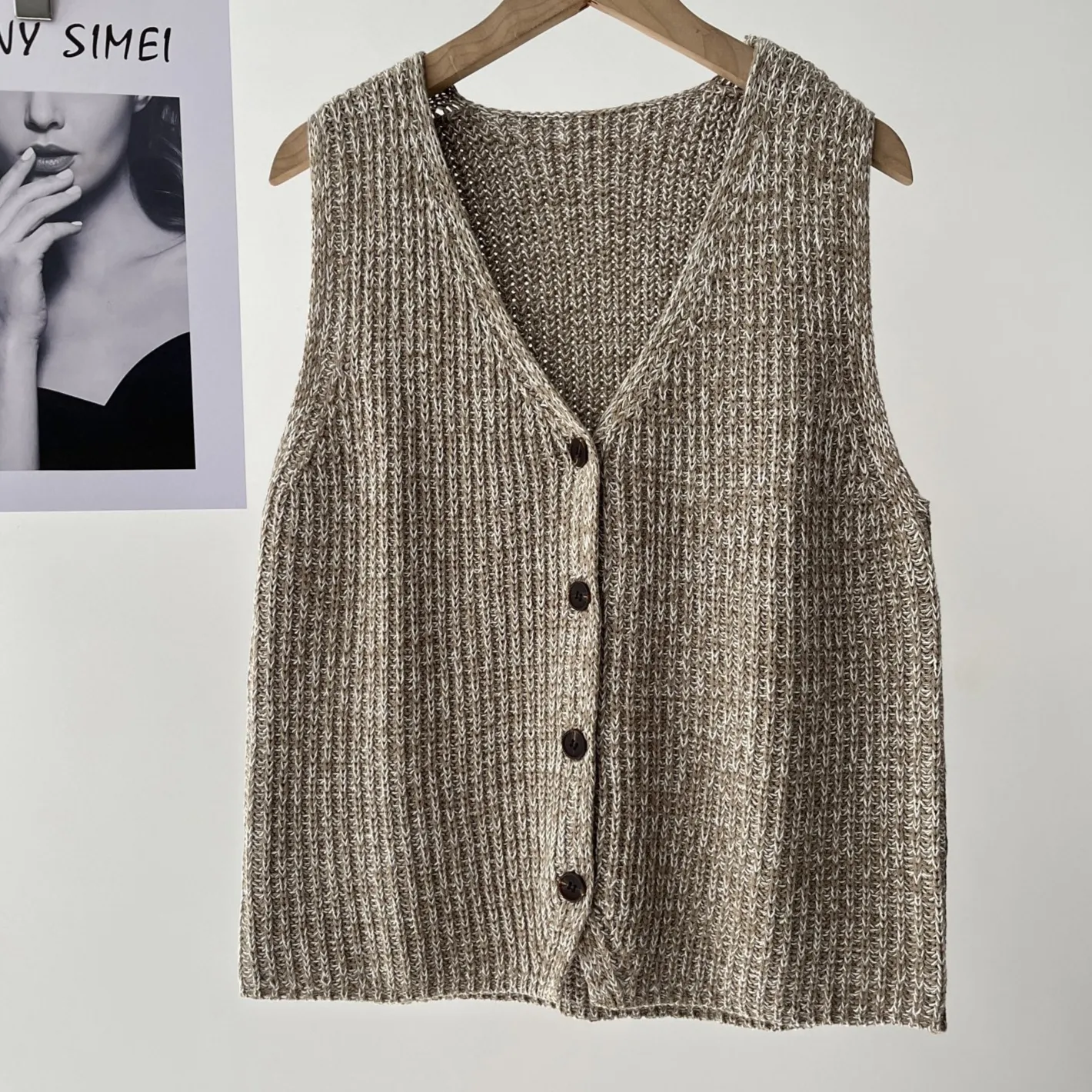 Elegant OL Commuter-Style Short V-Neck Knitted VestBodywarmer