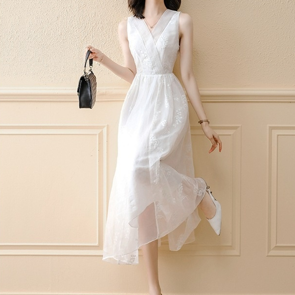 Women's Chiffon White Sleeveless Strap Dress