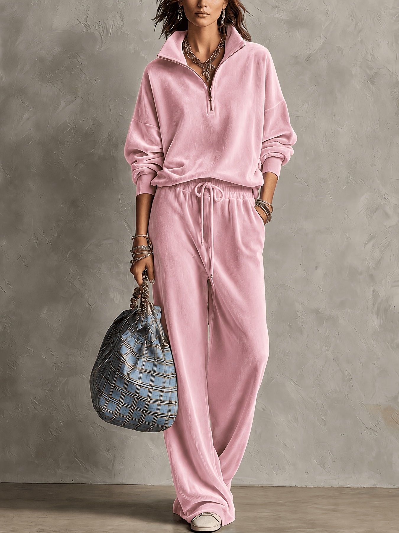 Women's two-piece leisure set – full outfit view on model