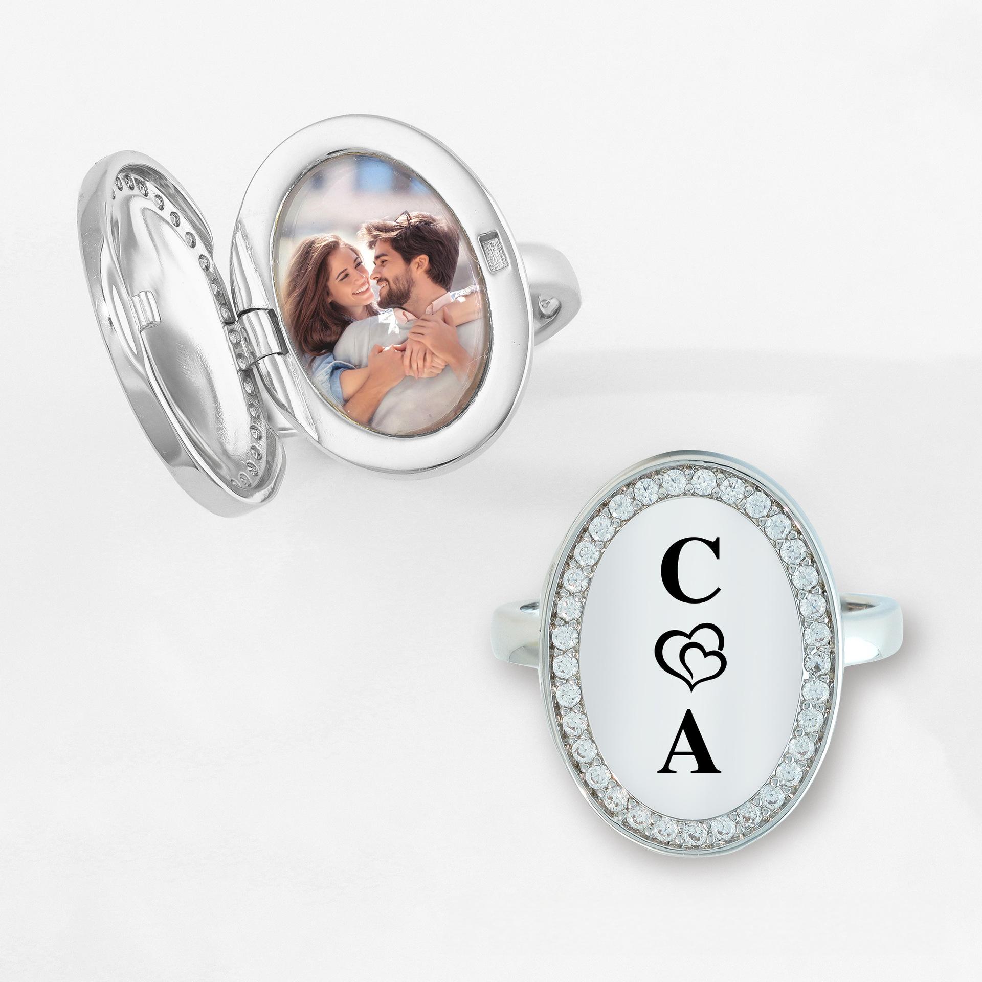 Flip-up Ring With Embedded Commemorative Photo